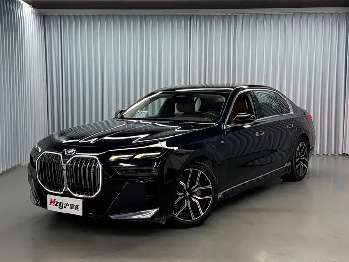 BMW i7 2023, арт. CN-3289686 — фото 1