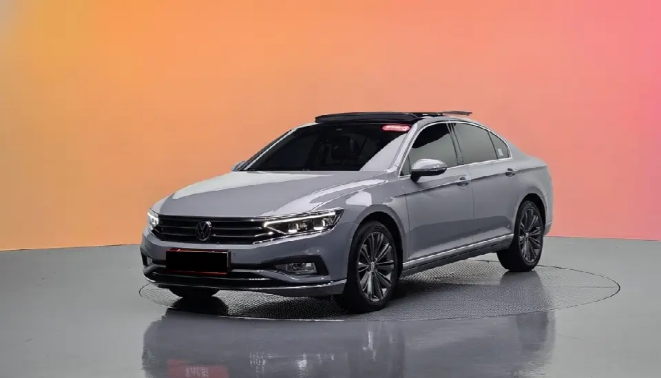 Volkswagen Passat 2018, арт. KR-3290203 — фото 1