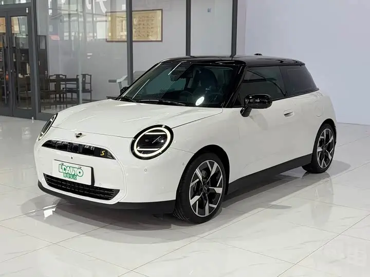 Mini Cooper 2025, арт. CN-3297209 — фото 1