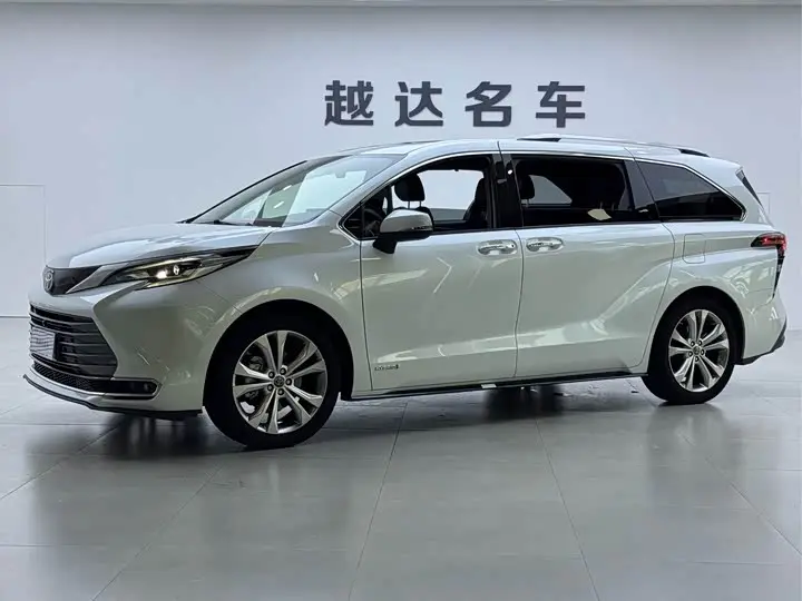 Toyota Sienna 2023, арт. CN-3306407 — фото 1