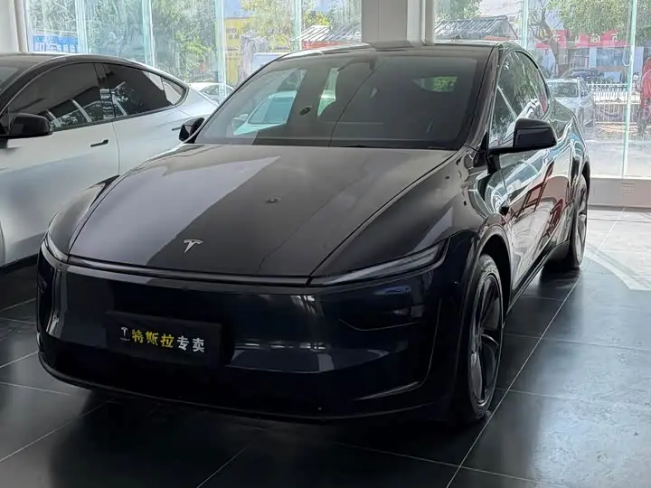 Tesla Model Y 2025, арт. CN-3310385 — фото 1