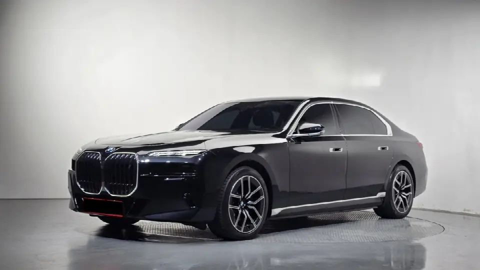BMW i7 2022, арт. KR-3314092 — фото 1