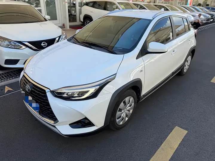 Toyota Yaris L Hatchback 2022, арт. CN-3314918 — фото 1