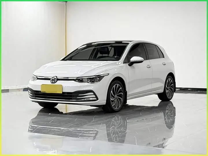 Volkswagen Golf 2023, арт. CN-3315406 — фото 1