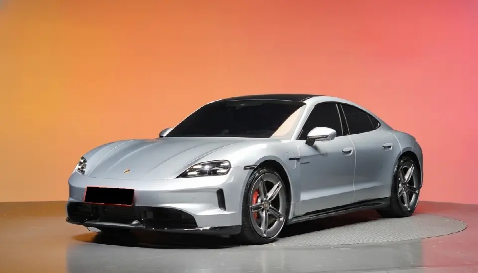Porsche Taycan 2020, арт. KR-3320154 — фото 1