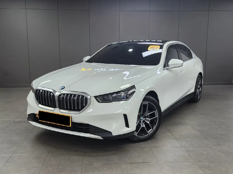BMW 5 Series 2023, арт. KR-3320156 — фото 1