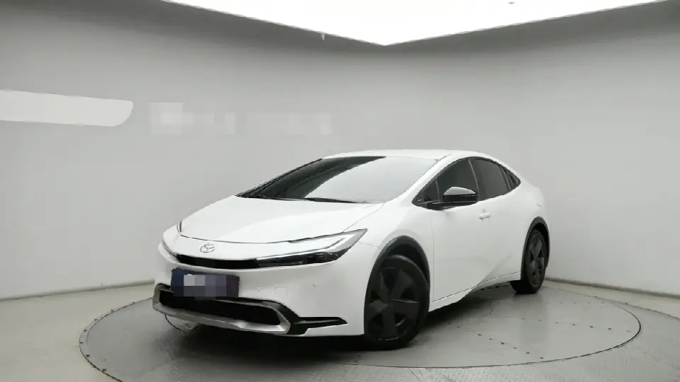 Toyota Prius 2023, арт. KR-3330366 — фото 1