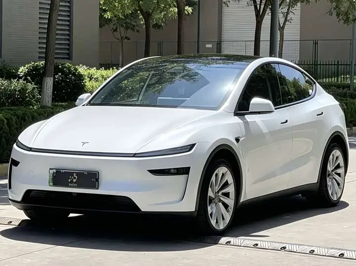 Tesla Model Y 2025, арт. CN-3377952 — фото 1