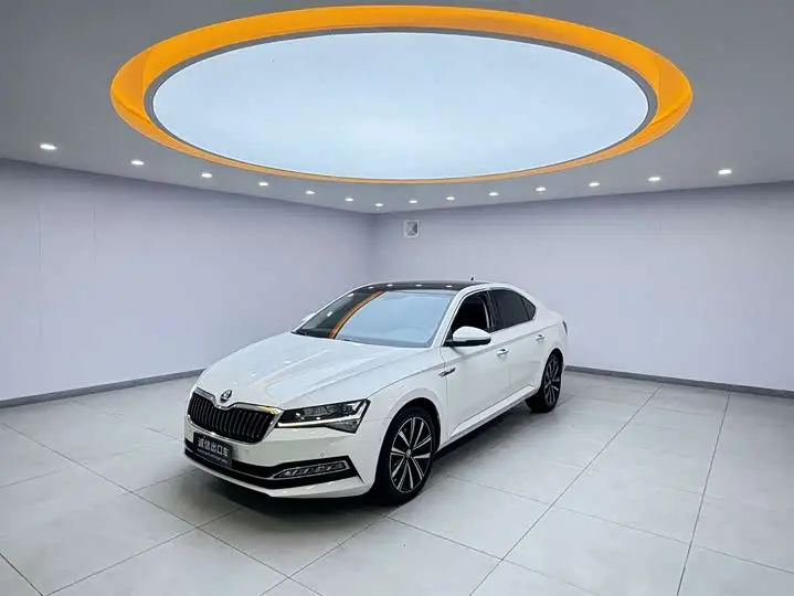 Skoda Superb 2023, арт. CN-3378019 — фото 1