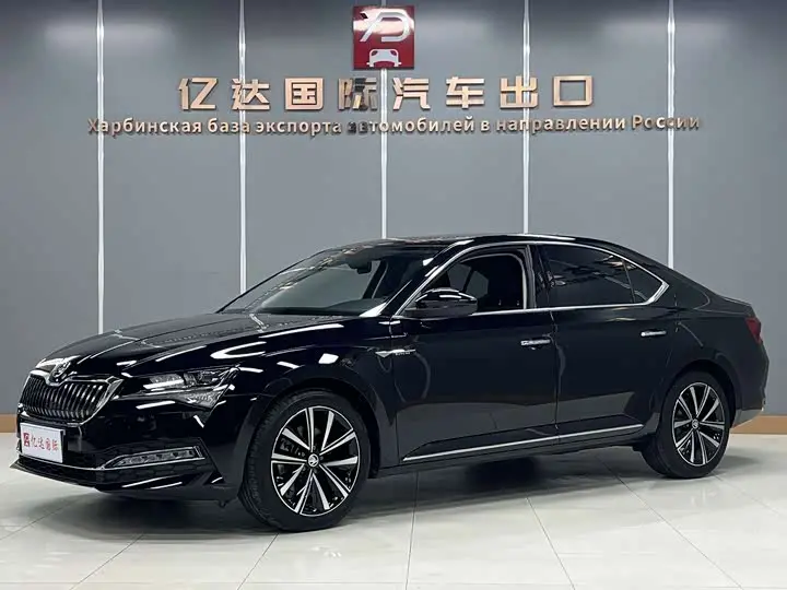 Skoda Superb 2023, арт. CN-3378404 — фото 1