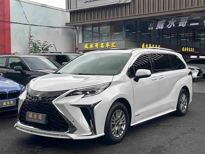 Toyota Sienna 2021, арт. CN-3378921 — фото 1