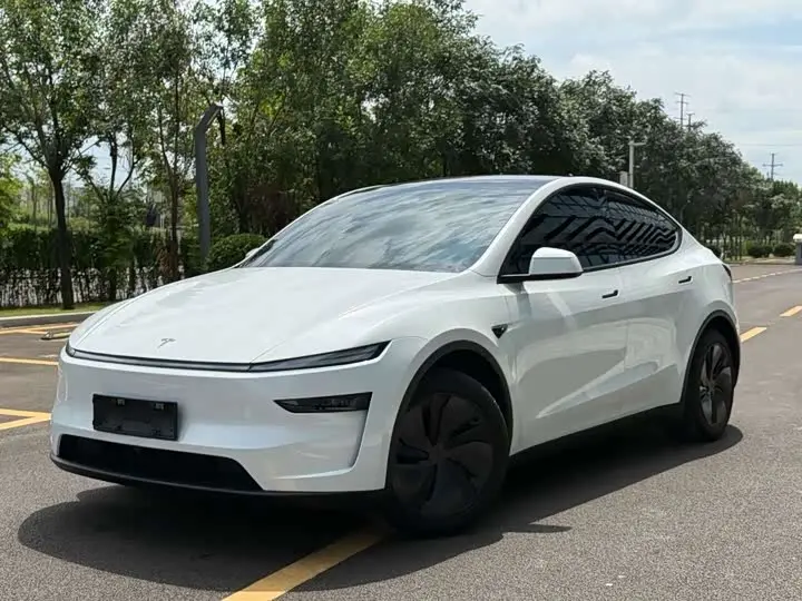 Tesla Model Y 2025, арт. CN-3380653 — фото 1