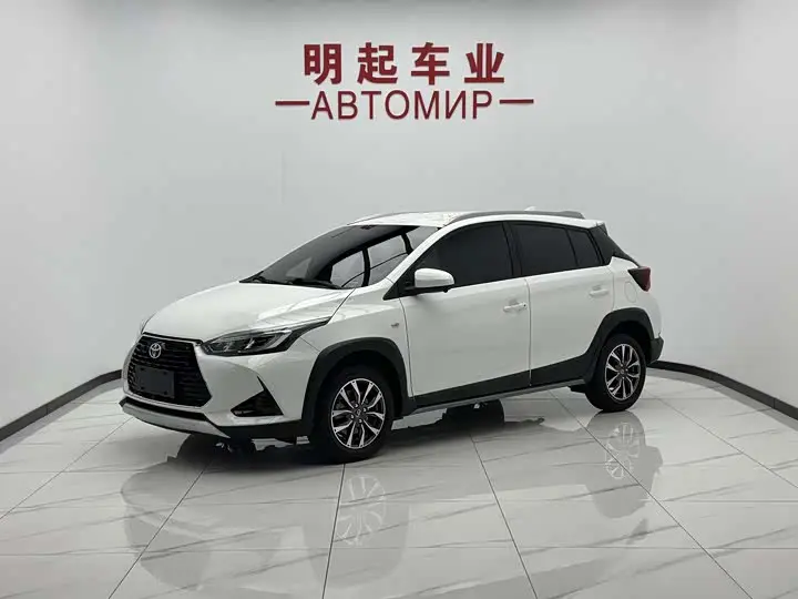 Toyota Yaris L Hatchback 2022, арт. CN-3418370 — фото 1