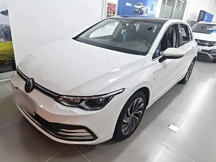 Volkswagen Golf 2023, арт. CN-3424015 — фото 1