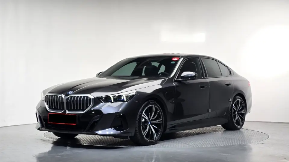 BMW 5 Series 2023, арт. KR-3432075 — фото 1