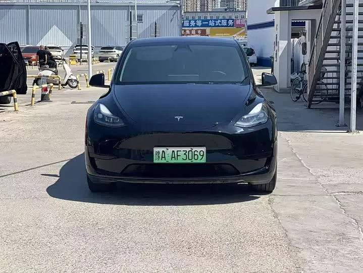 Tesla Model Y 2023, арт. CN-3443435 — фото 1