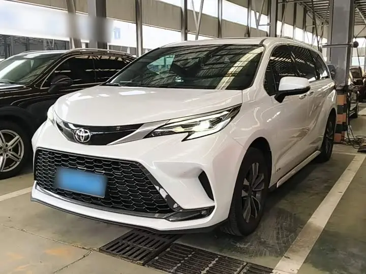 Toyota Granvia 2024, арт. CN-3444604 — фото 1