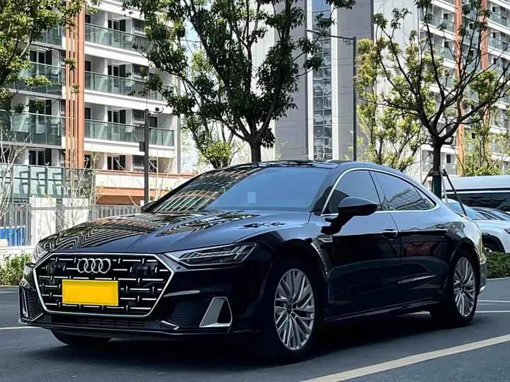 Audi A7L 2024, арт. CN-3446815 — фото 1