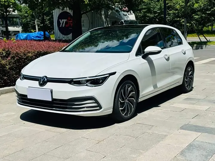 Volkswagen Golf 2023, арт. CN-3447846 — фото 1