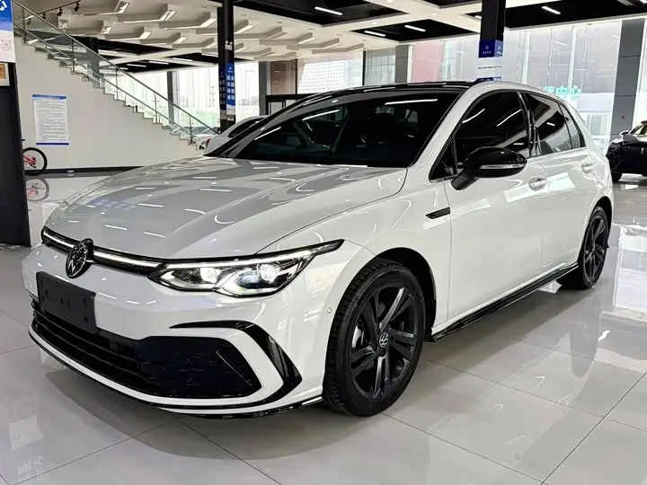 Volkswagen Golf 2023, арт. CN-3448036 — фото 1