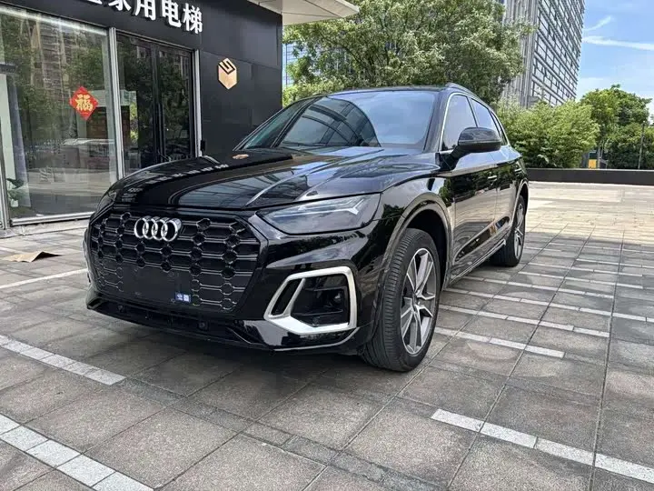 Audi Q5L 2023, арт. CN-3449541 — фото 1