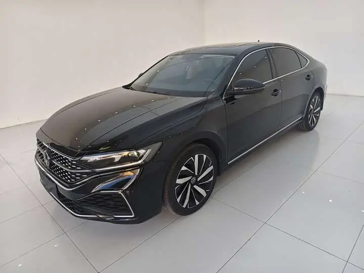 Volkswagen Passat 2023, арт. CN-3450240 — фото 1