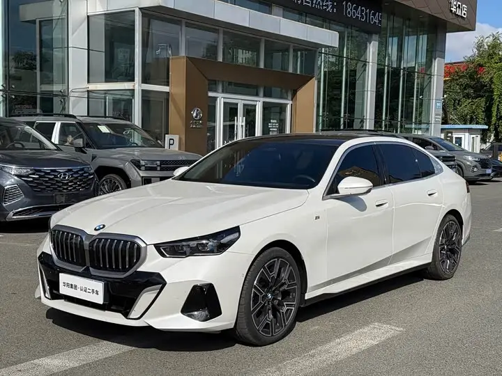 BMW 5 Series 2025, арт. CN-3450551 — фото 1