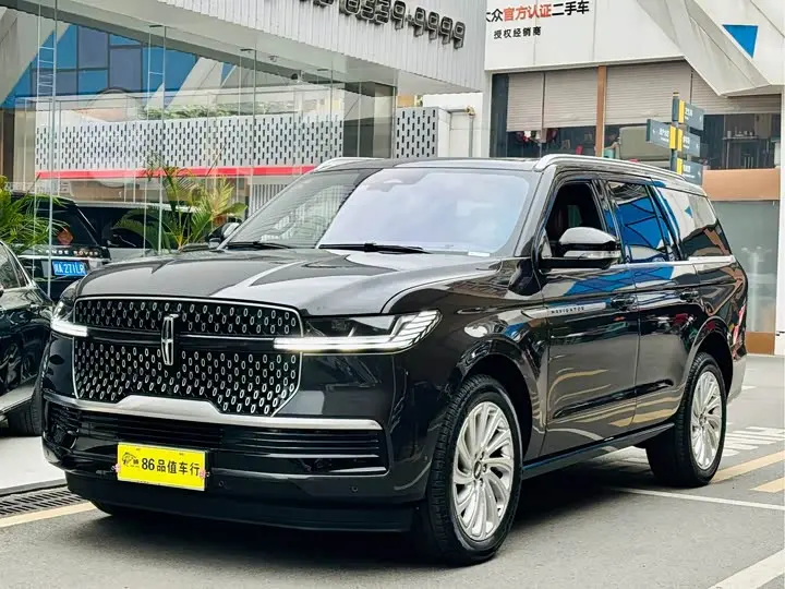 Lincoln Navigator 2025, арт. CN-3450874 — фото 1