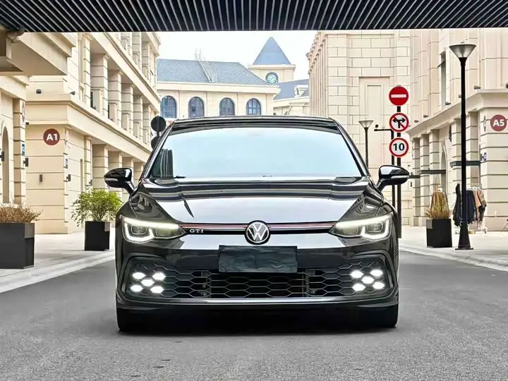 Volkswagen Golf GTI 2023, арт. CN-3453188 — фото 1