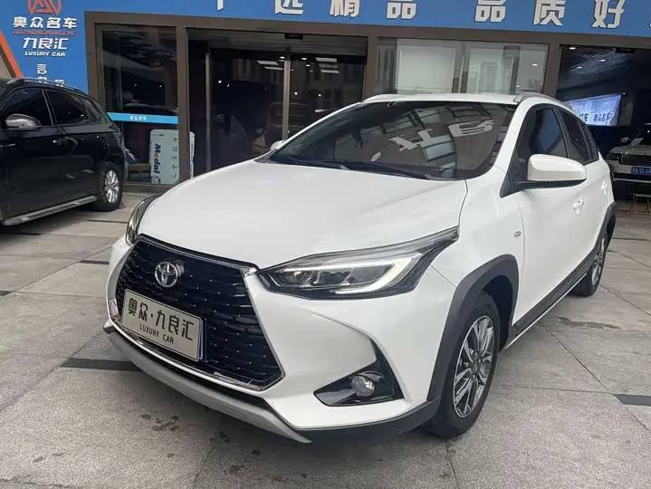 Toyota Yaris L Hatchback 2022, арт. CN-3492897 — фото 1