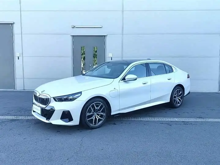 BMW i5 2025, арт. CN-3494077 — фото 1