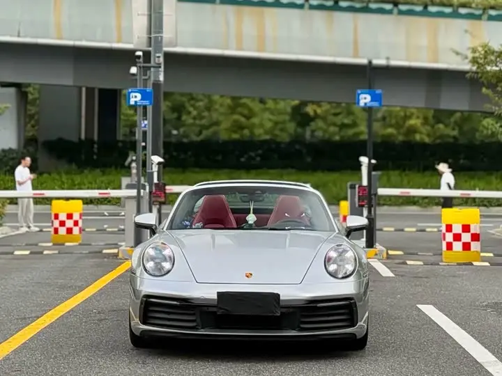 Porsche 911 2023, арт. CN-3495071 — фото 1