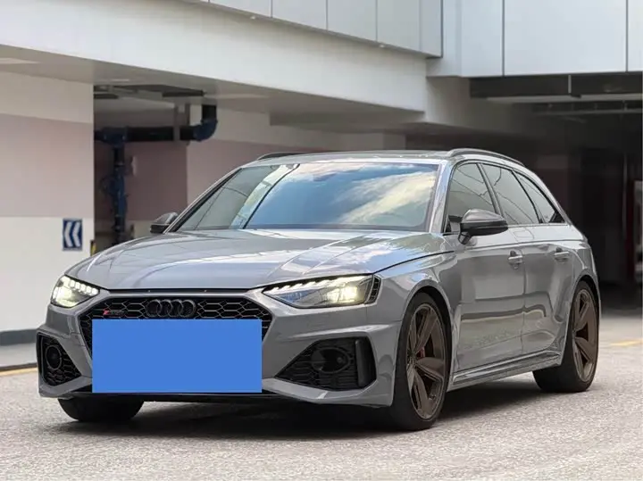 Audi RS 4 2023, фото из объявления