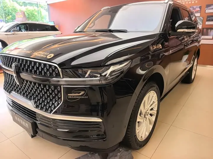 Lincoln Navigator 2025, арт. CN-3498174 — фото 1