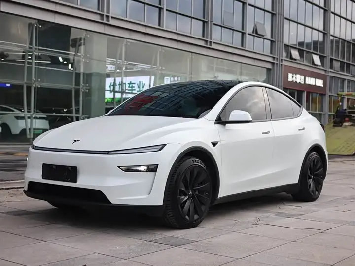 Tesla Model Y 2025, арт. CN-3512307 — фото 1
