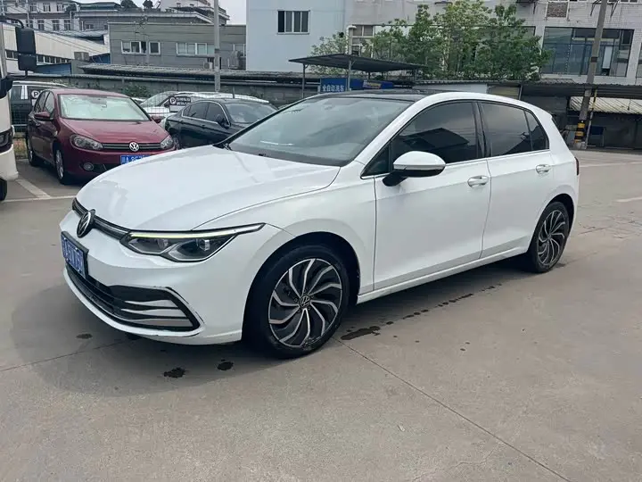 Volkswagen Golf 2023, арт. CN-3512653 — фото 1