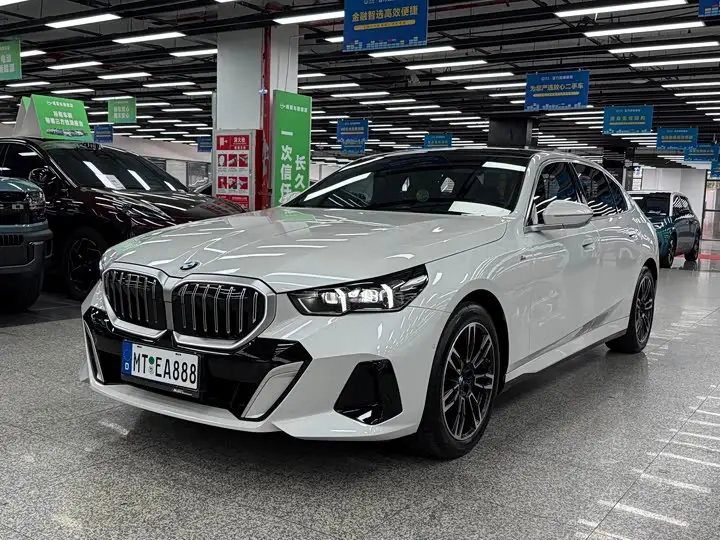 BMW 5 Series 2024, арт. CN-3512989 — фото 1
