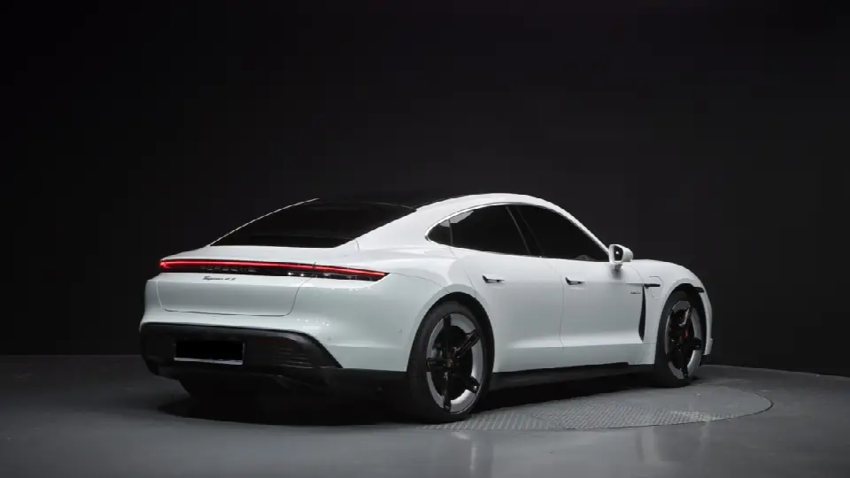 Porsche Taycan 2020, арт. KR-3518552 — фото 1