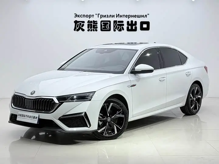Skoda Octavia Pro 2022, арт. CN-3550161 — фото 1