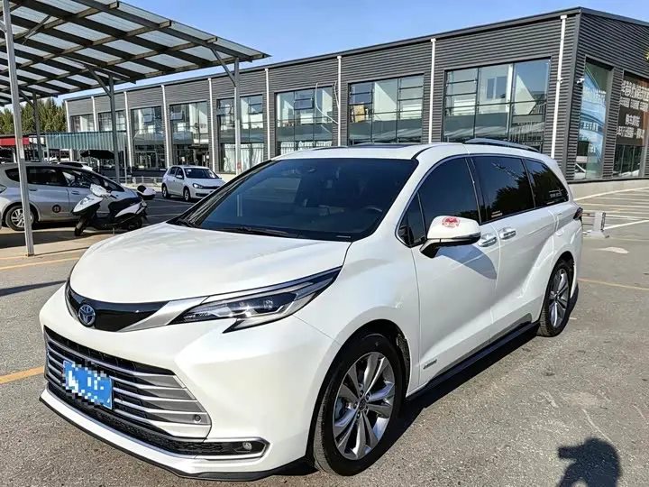 Toyota Sienna 2023, арт. CN-3552764 — фото 1