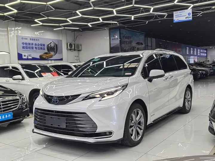 Toyota Sienna 2021, арт. CN-3552997 — фото 1