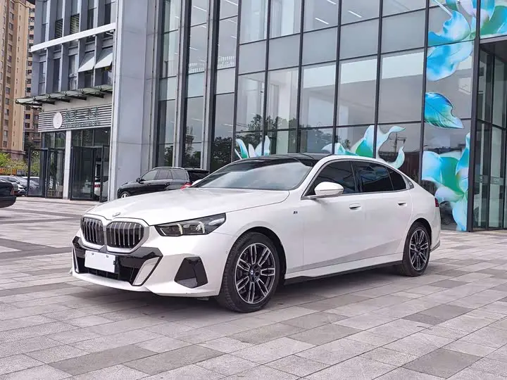 BMW 5 Series 2025, арт. CN-3553148 — фото 1