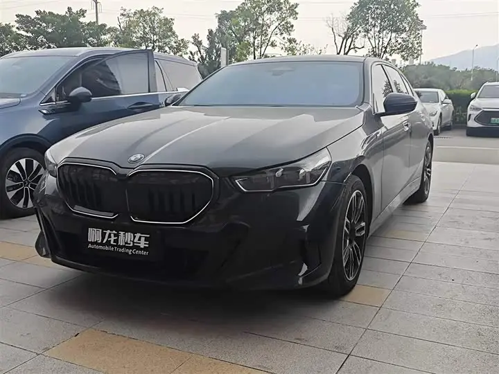 BMW 5 Series 2025, арт. CN-3553880 — фото 1