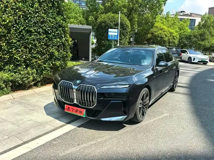 BMW i7 2023, арт. CN-3554691 — фото 1