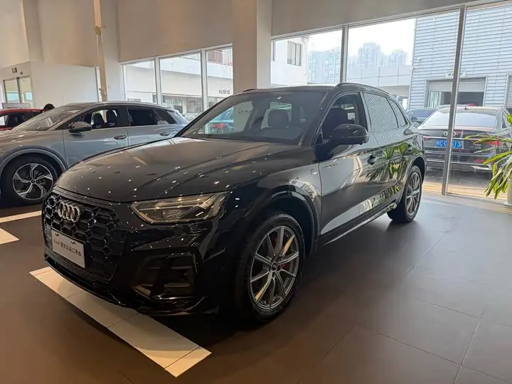Audi Q5L 2022, арт. CN-3554799 — фото 1