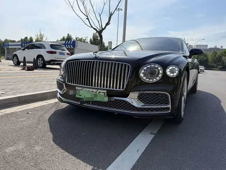 Bentley Flying Spur Hybrid 2022, арт. CN-3555122 — фото 1