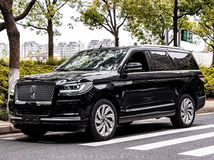 Lincoln Navigator 2022, арт. CN-3557784 — фото 1
