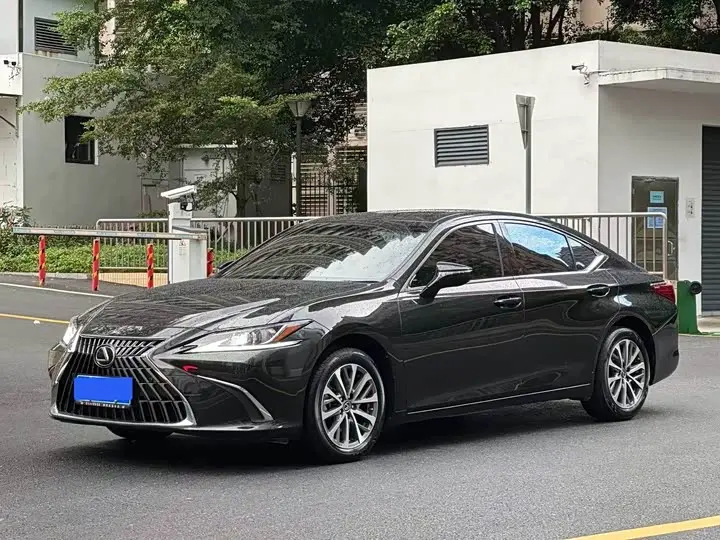 Lexus ES 2023, арт. CN-3558384 — фото 1