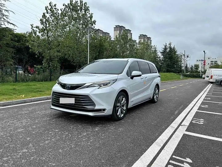 Toyota Sienna 2021, арт. CN-3561300 — фото 1
