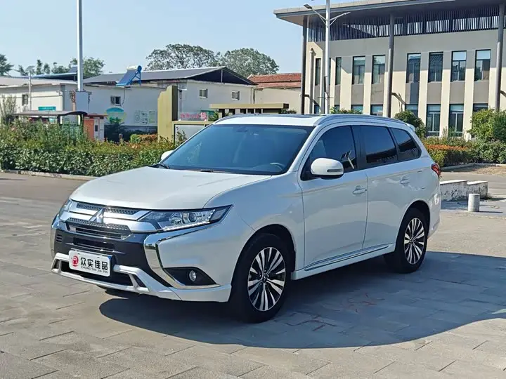 Mitsubishi Outlander 2021, арт. CN-3561488 — фото 1